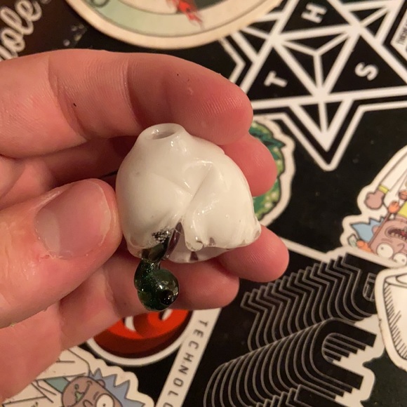 Hatching baby turtle glass pendant - Picture 5 of 7